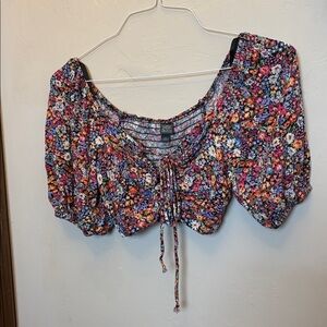 Like New Wild Fable floral Crop! Size xs